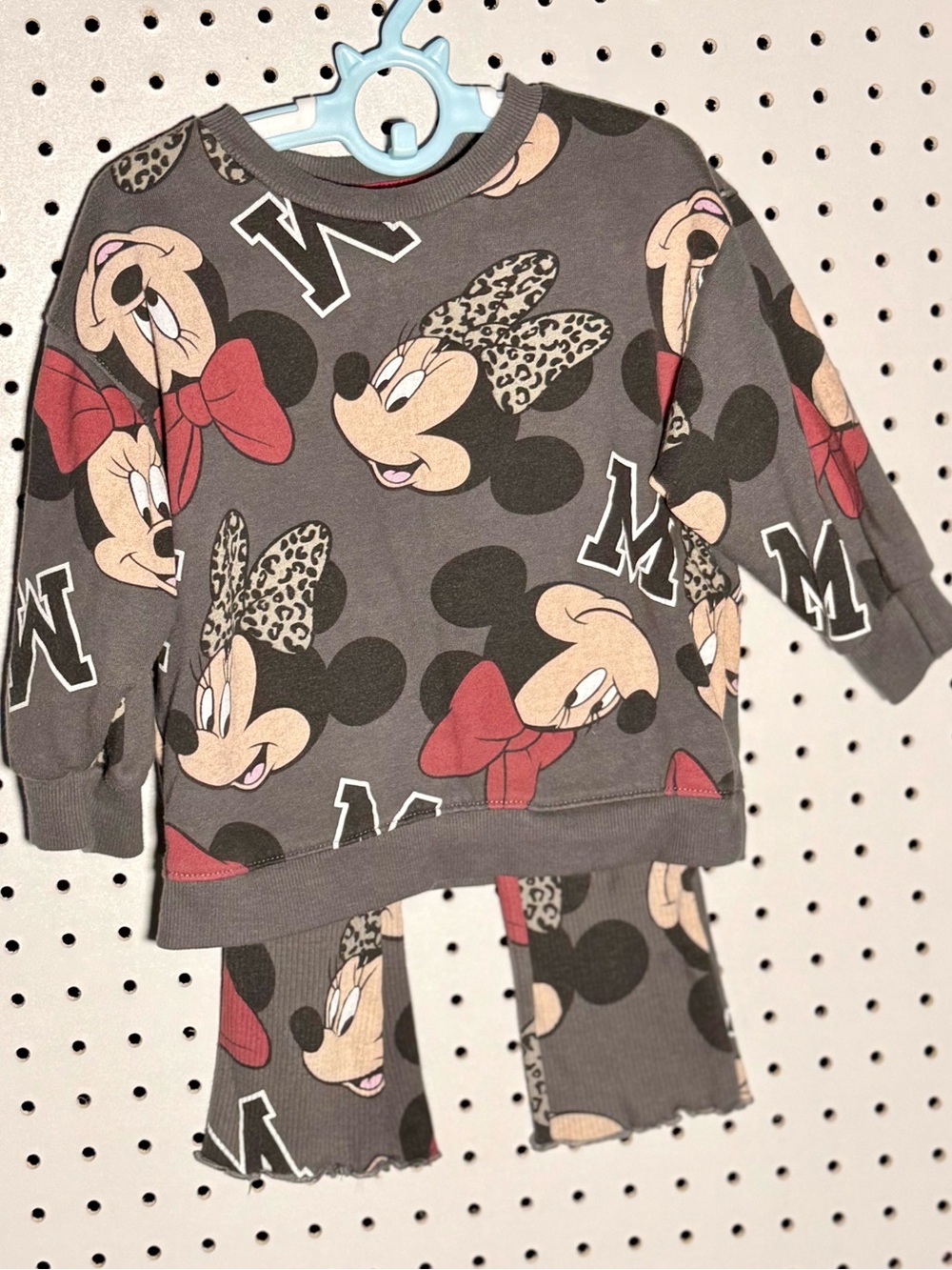 Disney Minnie Mouse 2-Piece Toddler Outfit Set – Gray Leopard Print
